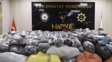 Van’da 4 Ton 600 Kilogram Toz Esrar Ele Geçirilirken, 1 Zehir Taciri Yakalandı