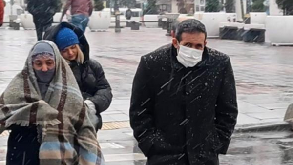 İstanbul’da Kar Yağışı Başladı