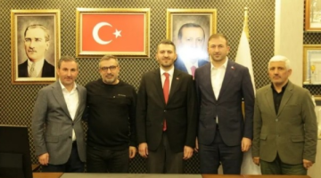 AK Parti Sultanbeyli’de yeni dönem! Tombaş görevini Üşdi’ye devretti