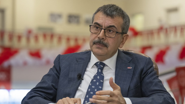 BAKAN TEKİN, Yeni Müfredat Taslağının Yarın Askıya Çıkarılacağını Açıkladı