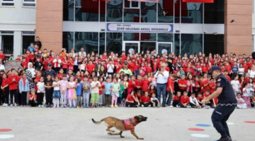 Minikler Jandarma Ekipleriyle Eğlenceli Vakit Geçirdi