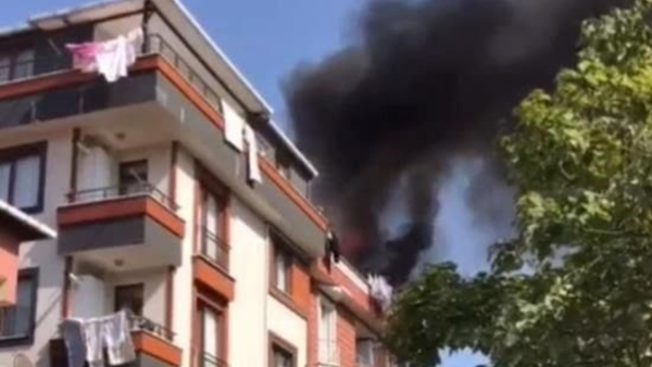Sancaktepe’de 4 Katlı Binada Yangın Paniği