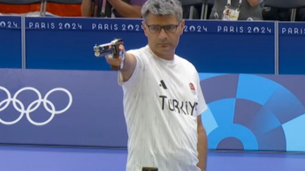 Yusuf Dikey’den Depremzedelere Bağış