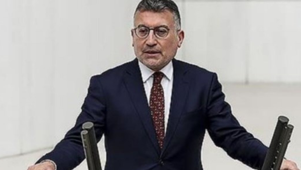 Kredi Kartlarından Alınması Kararlaştırılan Katkı Payı  Ertelendi