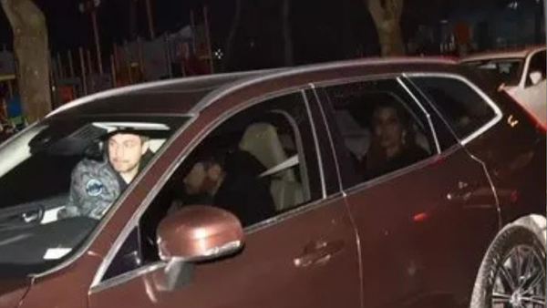 Çağla Şikel Sevgilisi İle Görüntülendi