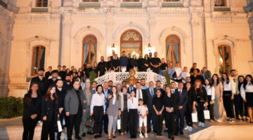 BAKAN YUSUF TEKİN, “MUHARREM AYI LOKMA SOFRASI”NDA GENÇLERLE BULUŞTU