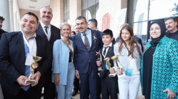 İMAM HATİP OKULLARI BAŞARI ÖRNEKLERİ SERGİSİ VE ÖDÜL TÖRENİ GERÇEKLEŞTİ