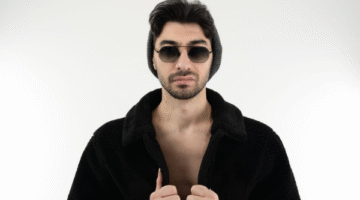 Safa Dede: “Müzik, kendimi en dürüst şekilde ifade edebildiğim alan.”