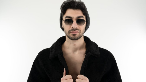 Safa Dede: “Müzik, kendimi en dürüst şekilde ifade edebildiğim alan.”