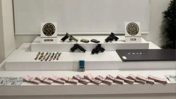 Maltepe’de Uyuşturucu Baskını: Gizli Bölmeden Silah ve Para