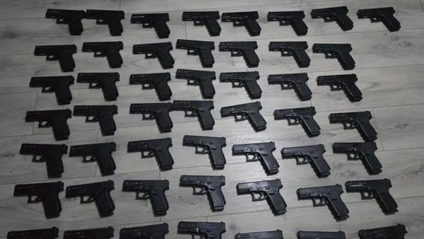 İstanbul’da Silah Ticareti Operasyonu: 1 Gözaltı, 50 Tabanca Ele Geçirildi