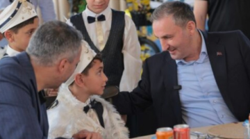 SULTANBEYLİ’DE SÜNNET ŞÖLENİ COŞKUSU