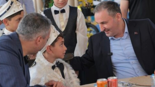 SULTANBEYLİ’DE SÜNNET ŞÖLENİ COŞKUSU